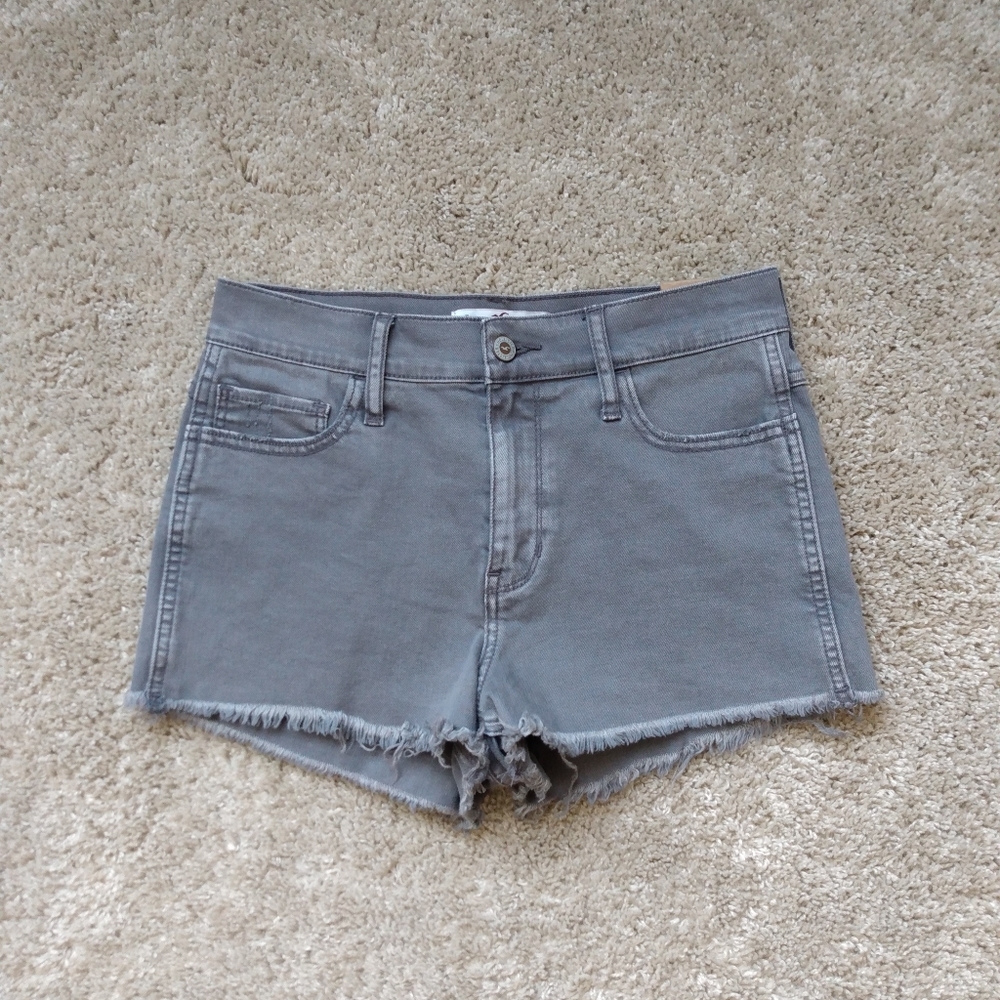 Hollister NWT gray frayed hem jean shorts size 27